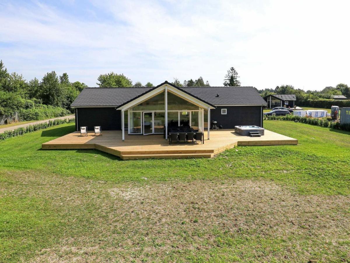 14 Person Holiday Home In V Ggerl Se Bøtø By Екстериор снимка
